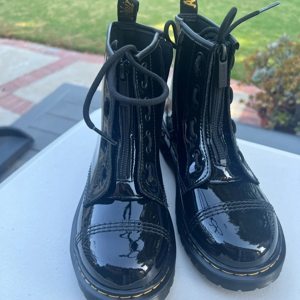 Dr. Martens Black Patent Ankle Boots Junior/Ladies NWOT Size 5